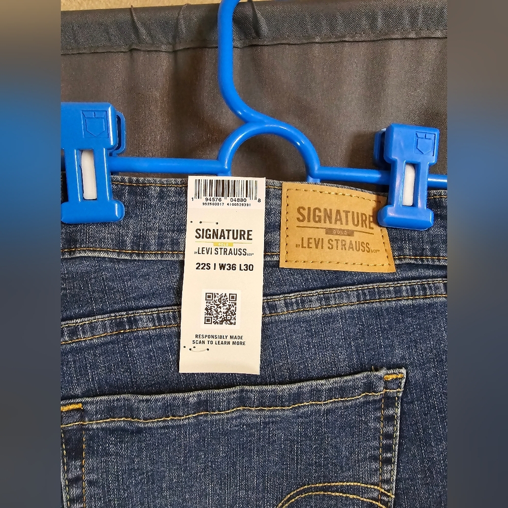 Levi’s Signature Mid-rise‎ Bootcut Jeans size 22s